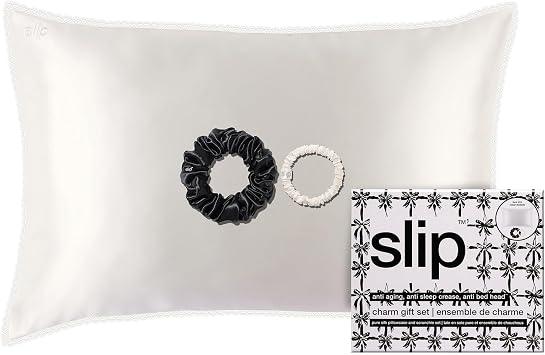 طقم هدايا سحري من Slip Charm، غطاء وسادة من حرير الملكة الأبيض مع زخرفة من الدانتيل، ربطة عنق سوداء كبيرة وربطة عنق بيضاء نحيفة من حرير التوت النقي للشعر وأساسيات النوم