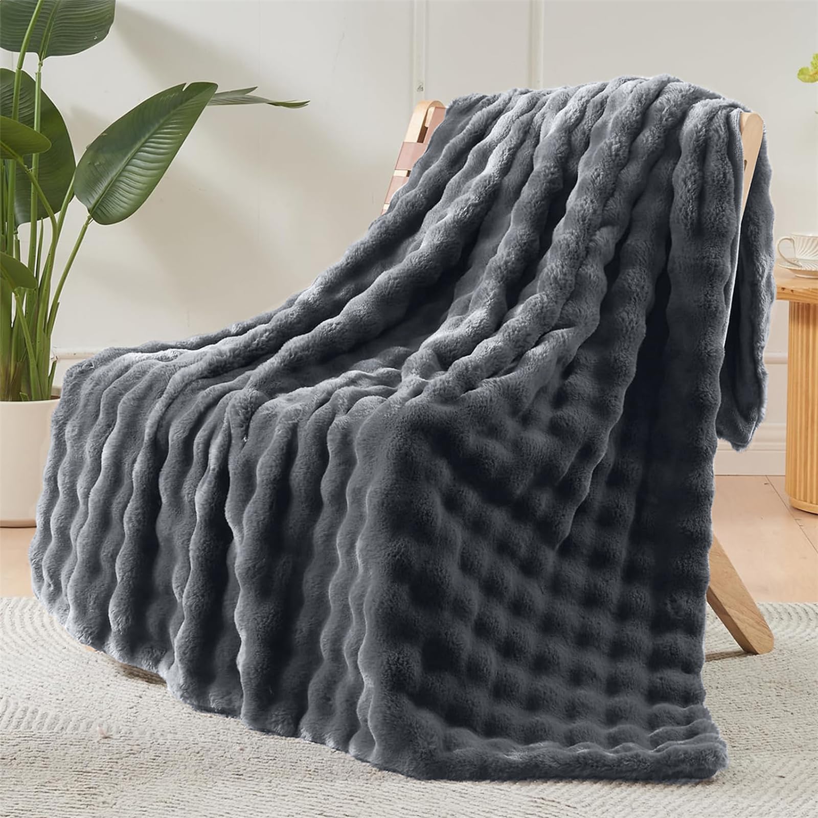 LINGKY Faux Rabbit Fur Throw Blanket, Reversible Fuzzy Warm Cozy Large Fluffy Blanket for Bed Sofa Couch Home Decor, 160x200cm, Dark Grey