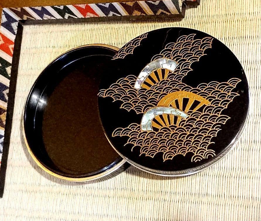 茶道具　香合　片輪波　青貝　蒔絵　宗賀造　共箱 茶道具 香合 片輪波 青貝 蒔絵 宗賀造 共箱 茶道具 香合 片輪波