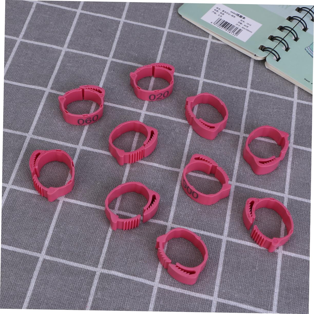 BESPORTBLE Anneaux de Pattes pour Pigeons et Cockatiels en Plastique, Lot de 100 Pièces, Faciles à Poser et Visuellement Attrayants pour Identification d'oiseaux