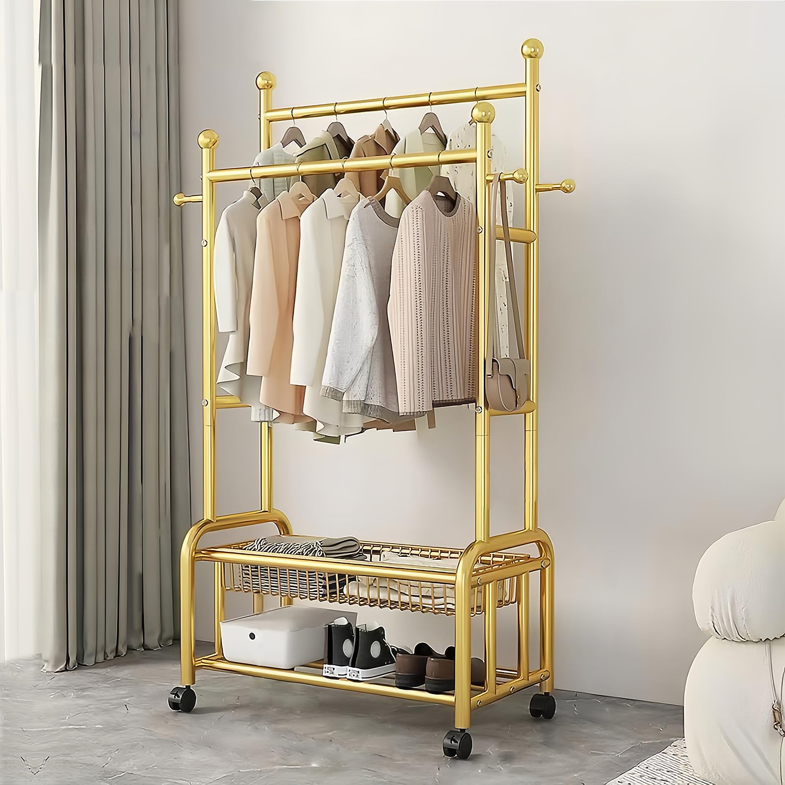 Portant à vêtements double barre pour solutionner le manque de placards