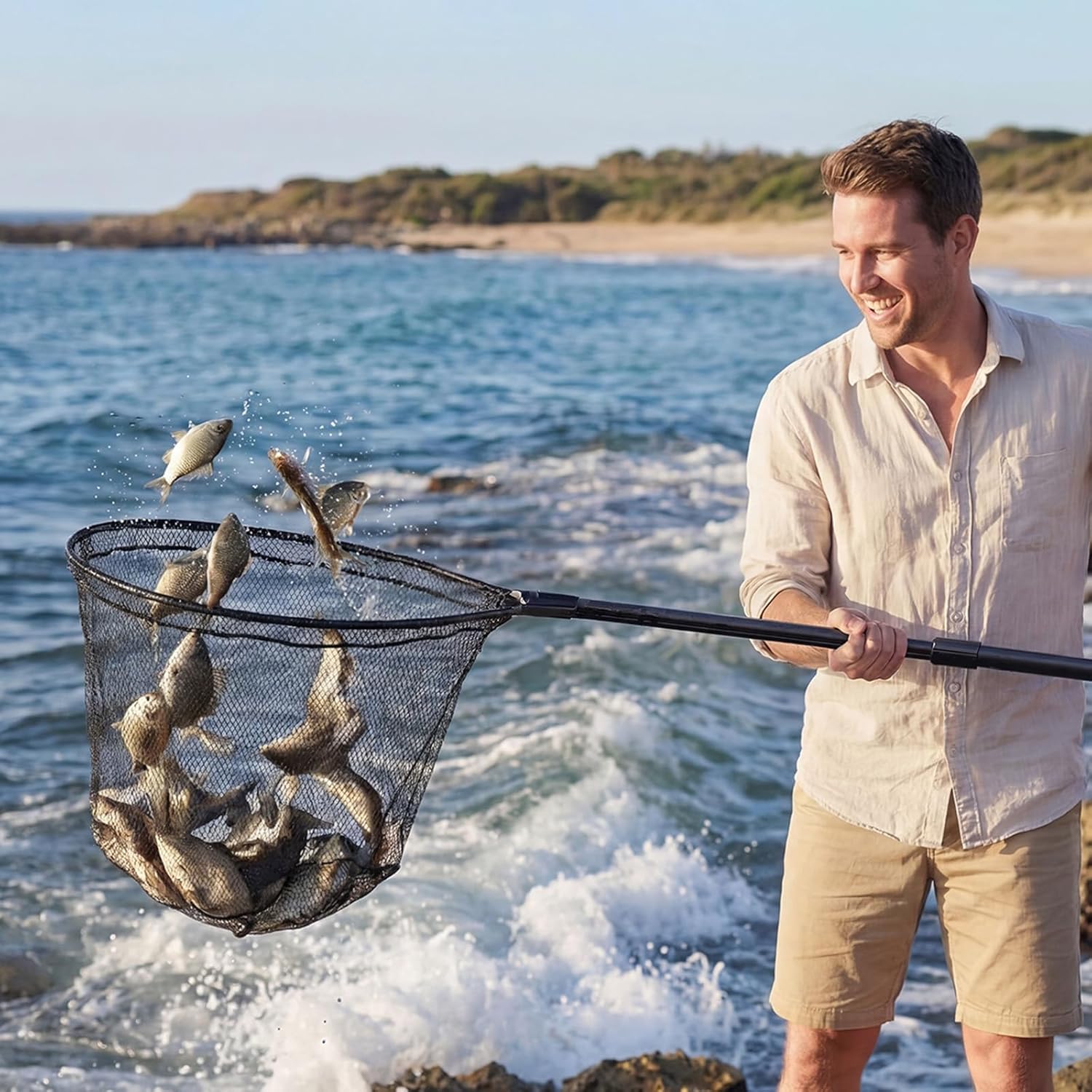 VEVOR Fishing Net, Landing Nets with Telescopic Handle, Portable Lightweight Stronger 6063 Aluminum Fish Gear, Nylon Covered PVC, Durable and Friendly, 26 inch Net Opening for Saltwater Bait