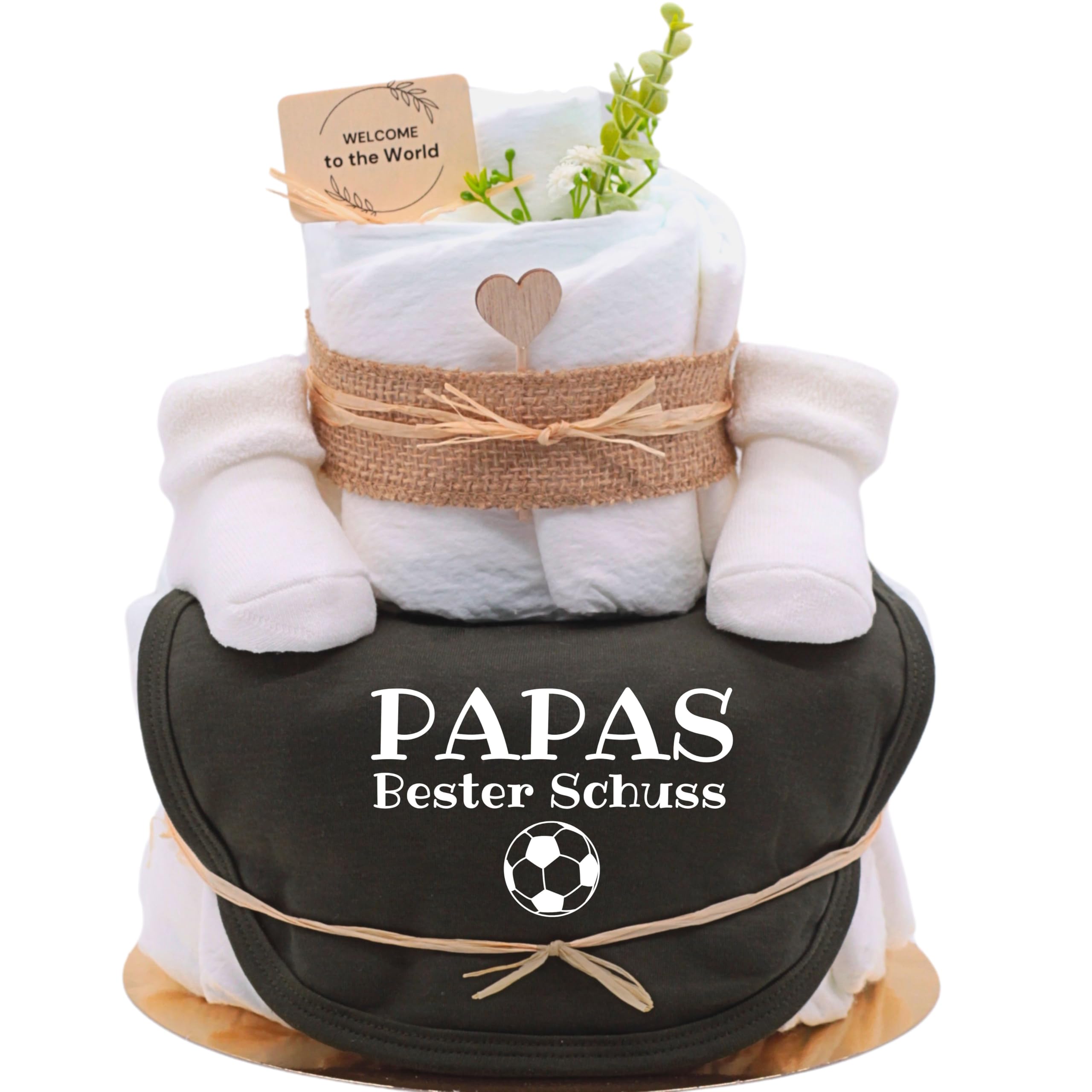 Trend Mama® | Windeltorte | dark oliv grün | Spruch wählbar | 27 Windeln,Lätzchen, Kuschelsocken |Geschenk Geburt (Design| Fussball- Papas bester Schuss)