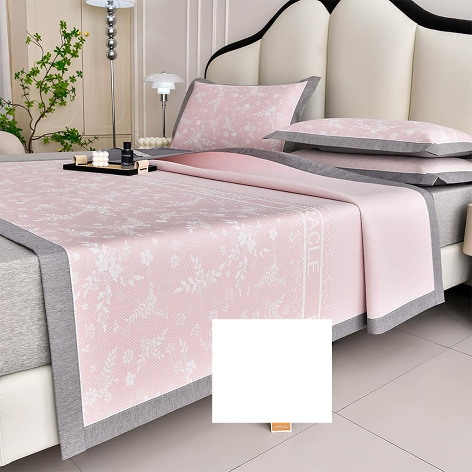 Surmatelas en soie glacée contre la chaleur nocturne de votre lit