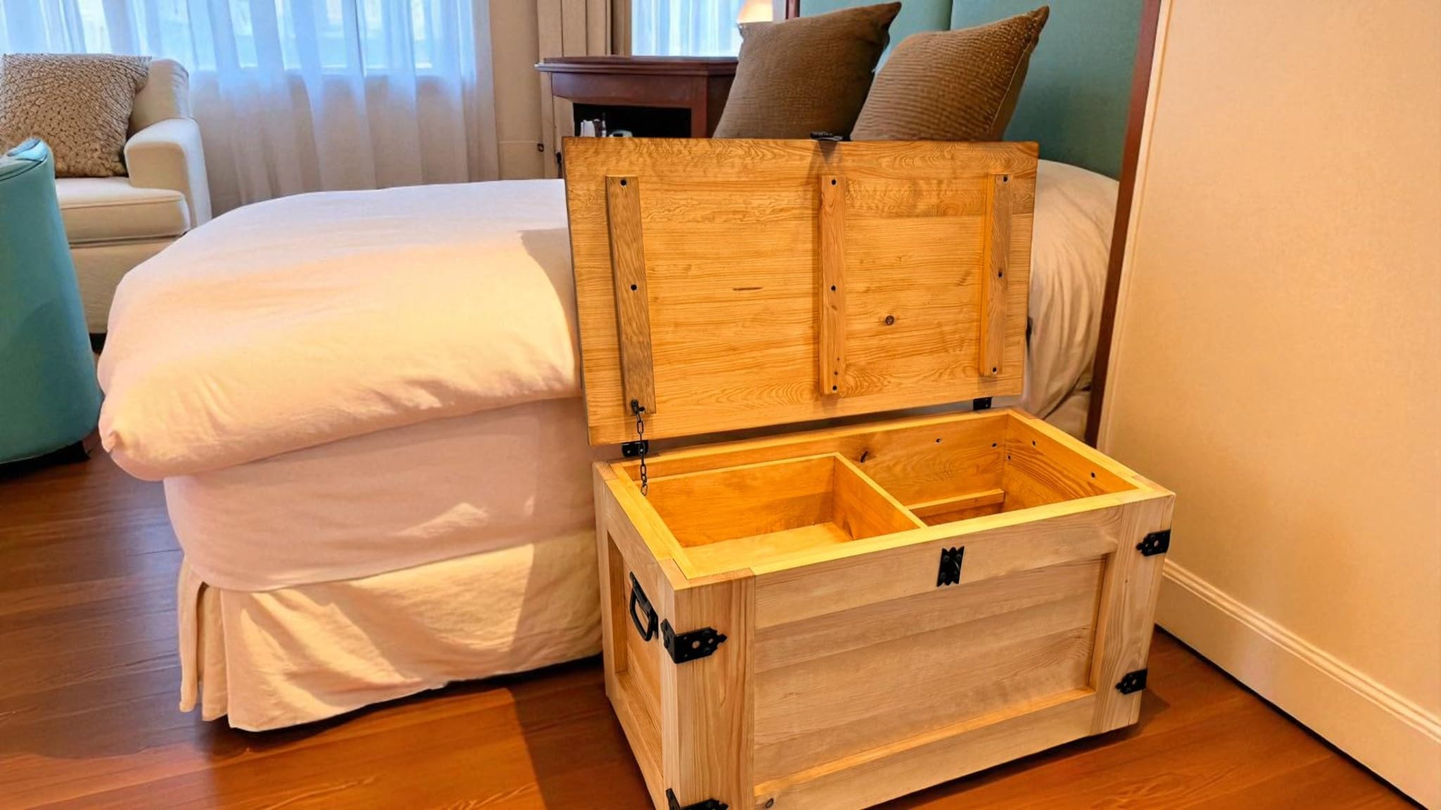 weeco Holztruhe mit beweglichem Regal und Rädern, Holzkiste mit Schiebeschublade, Schatzkiste aus Holz, Aufbewahrungsbox klappbarem Deckel 80x47x45cm, 24kg, Eichenfarbe