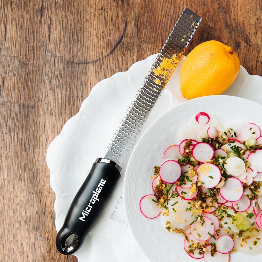 Microplane Râpe à zesteur Noir lame fine pour agrumes, parmesan, gingembre, chocolat, noix de muscade