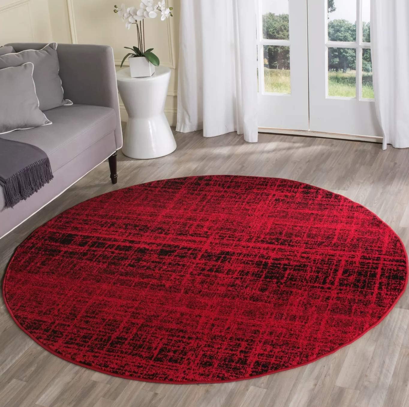 SAFAVIEH Adirondack Collection Area Rug - 4' Round, Red & Black, Modern Abstract Design, Non-Shedding & Easy Care, Ideal for High Traffic Areas in Living Room, Bedroom (ADR116F)
