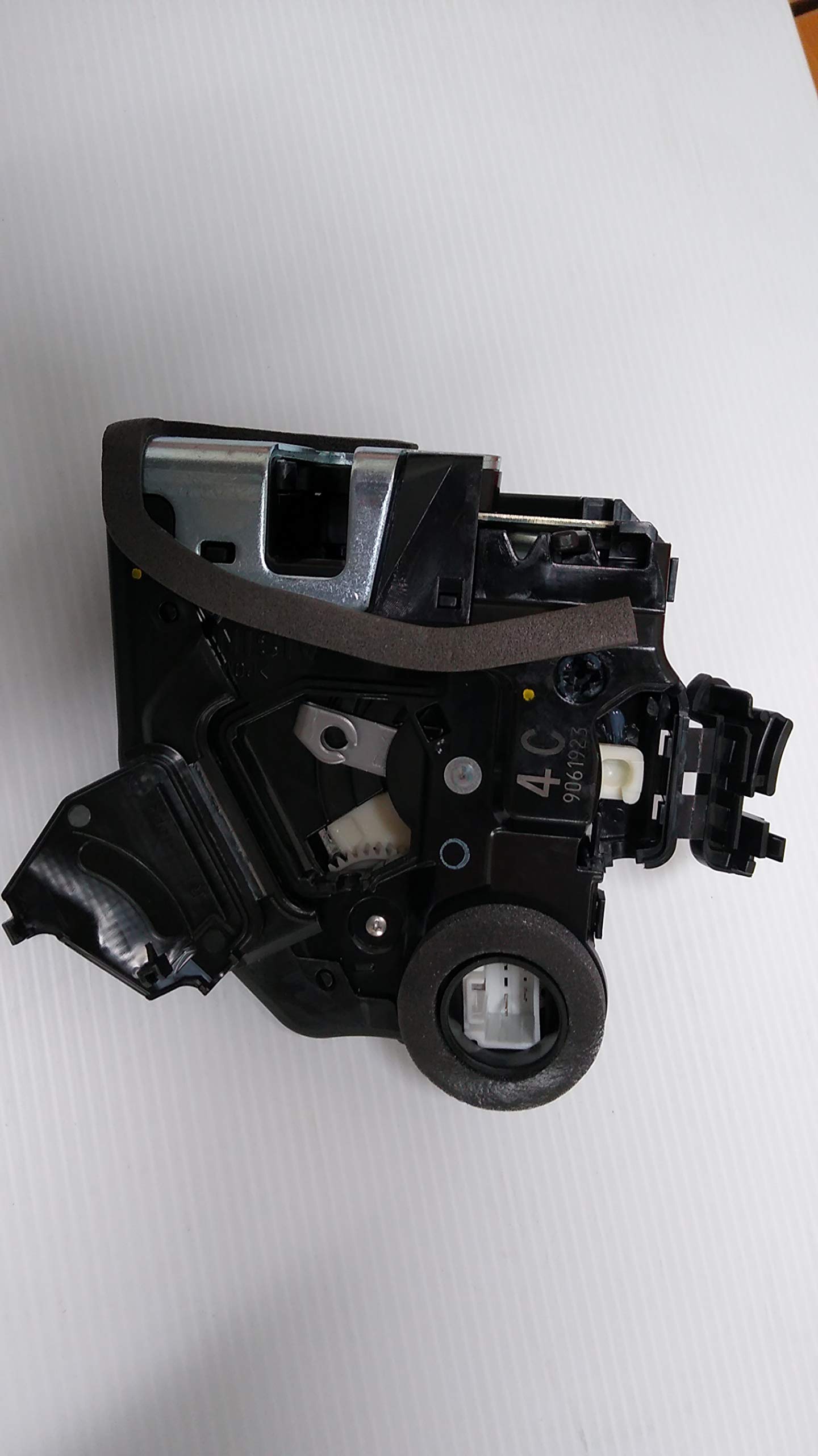 Amazon | TOYOTA (トヨタ) 純正部品 リヤドア ロックASSY RH