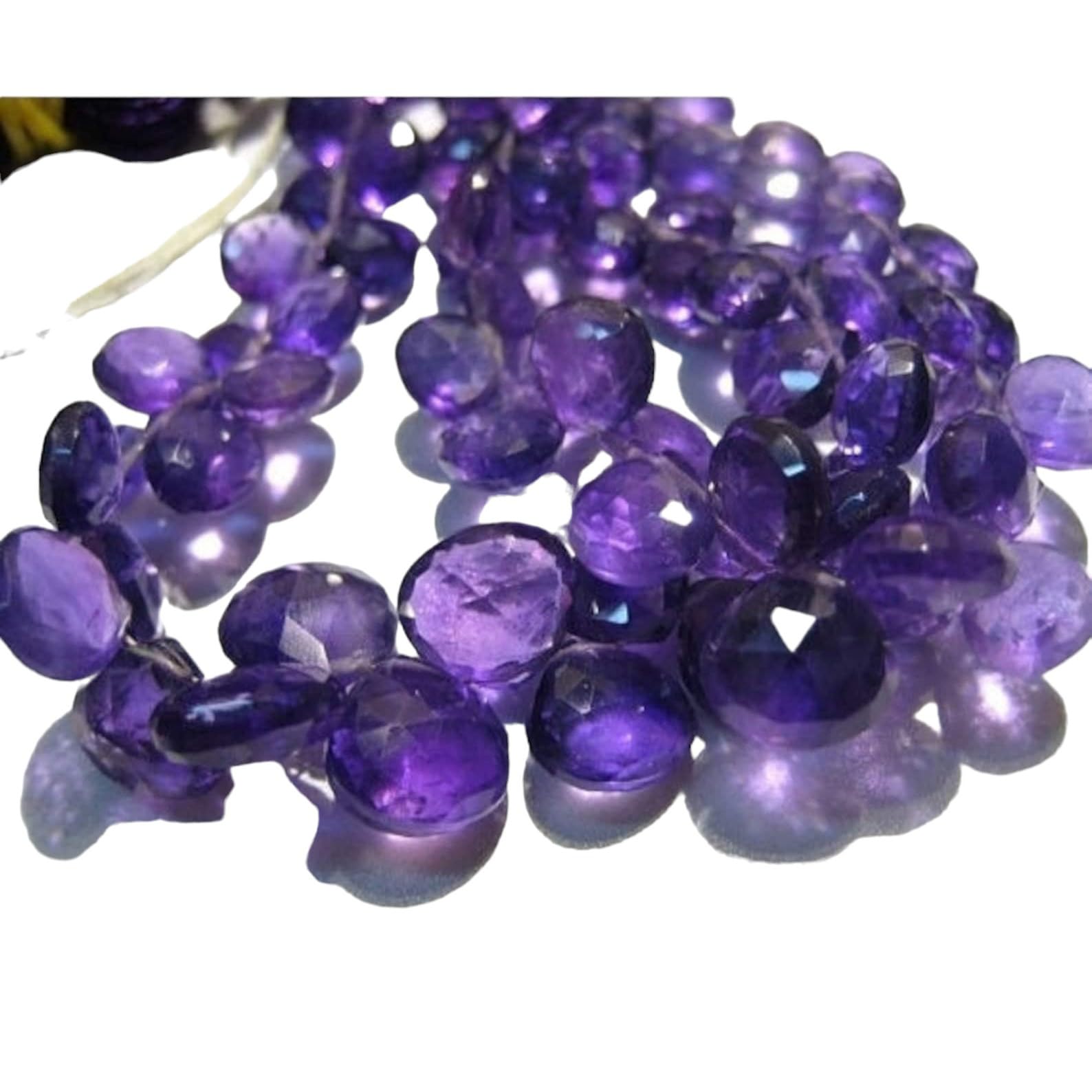 Améthyste violette facettée en cœur de 10mm : pierre naturelle haut de gamme pour bijoux