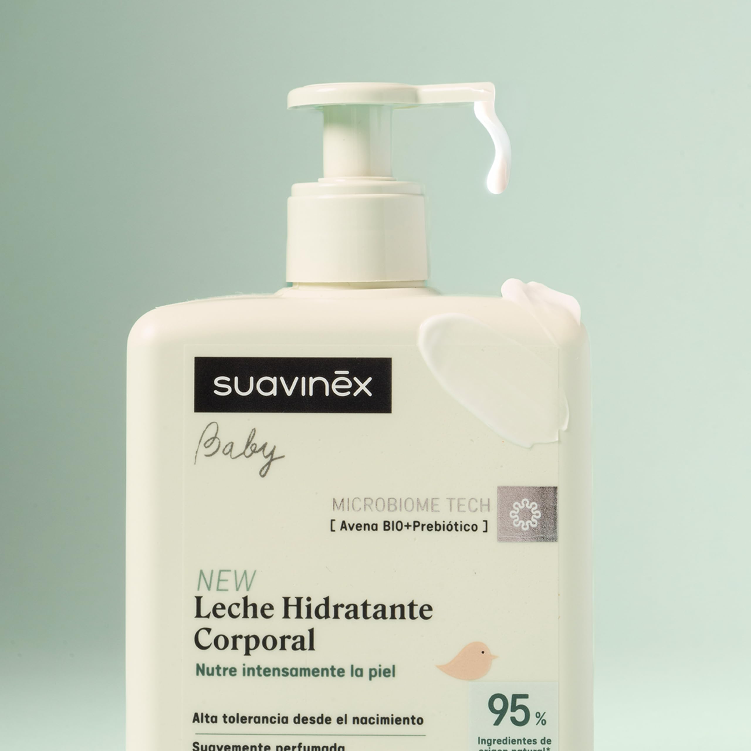 Suavinex, Pakiet dla niemowląt z żelem - Szampon Syndet do skóry i włosów, bez mydła, 750 ml + balsam nawilżający do ciała 750 ml, nadaje się do skóry wrażliwej i noworodków, z 90%-93% składnikami