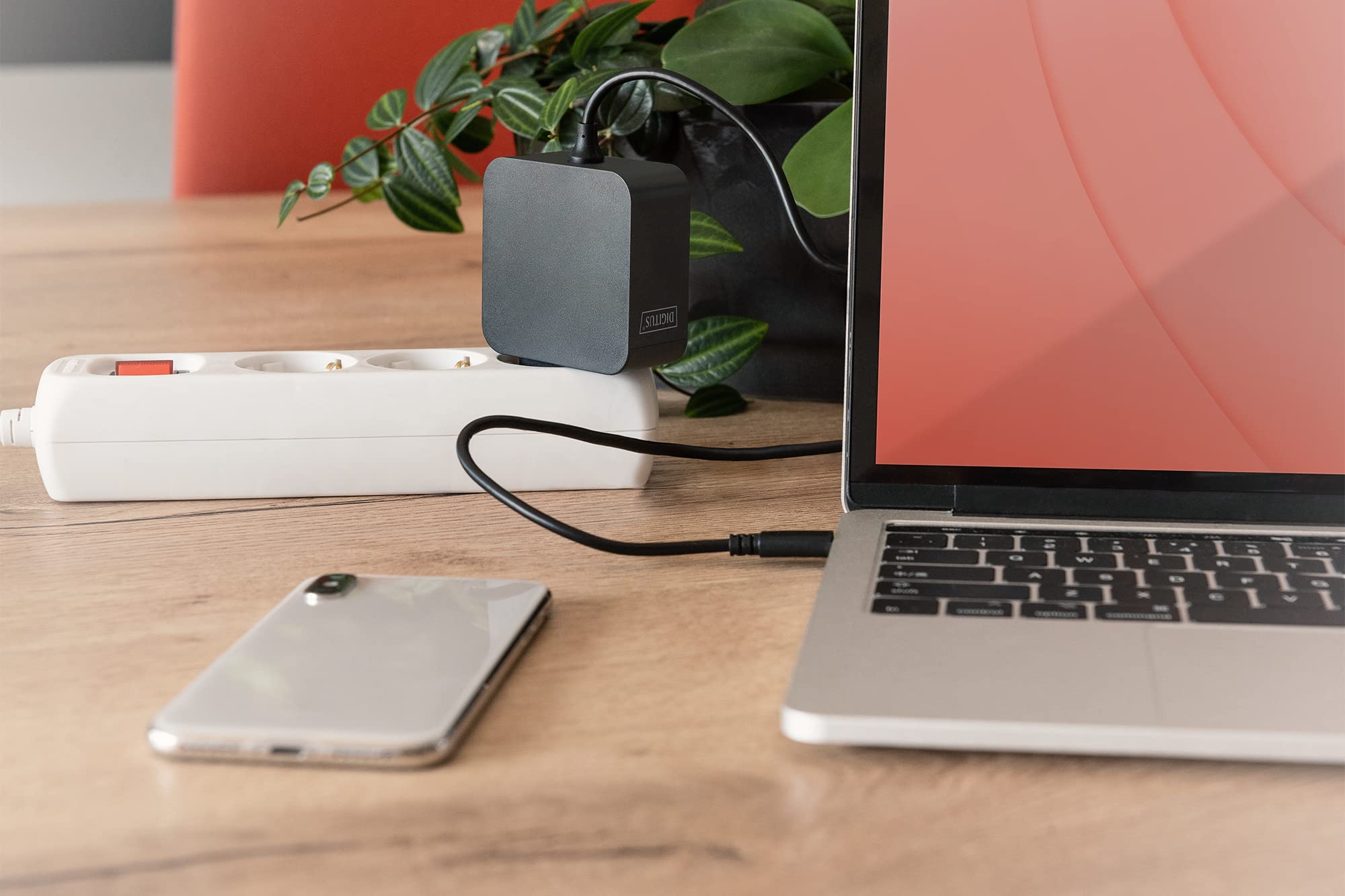 DIGITUS Ładowarka 65 W - Z kablem do ładowania USB-C - Fast Charger Power Delivery (PD 3.0) - Do MacBook Pro/Air, Lenovo, ThinkPad, HP, Dell, ASUS, Acer & Urządzenia mobilne - Czarny