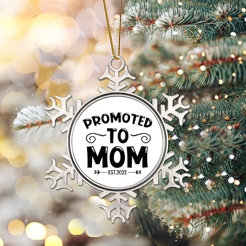 Miniatura 2 de Promoted to Mom Est 2022 Adornos de metal divertidos adornos de Navidad, recuerdo colgante de copo de nieve para invierno, Año Nuevo, decoración de