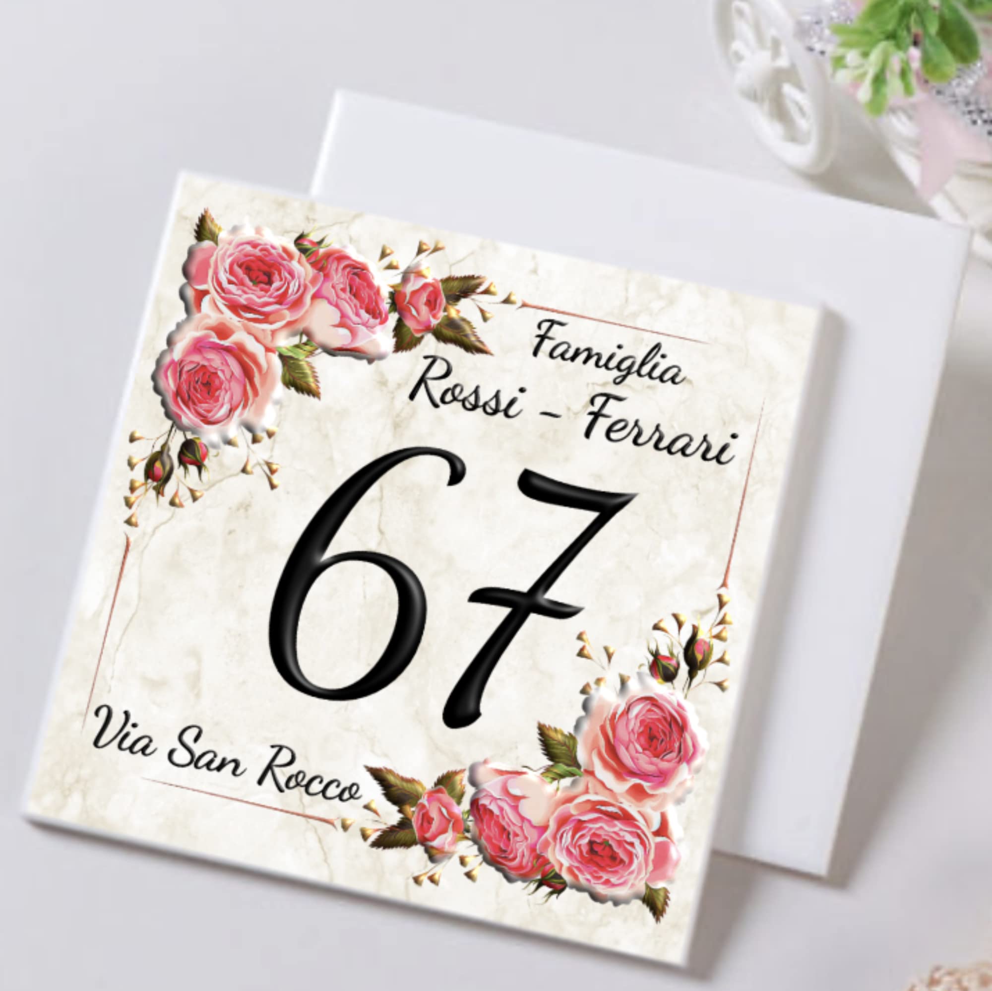 Numero Civico in Ceramica, Targa PERSONALIZZABILE, Numero Civico su Mattonella in Ceramica 15x15cm / 20x20cm con Indirizzo e Nome Famiglia Personalizzato,Numeri Civici Moderni.