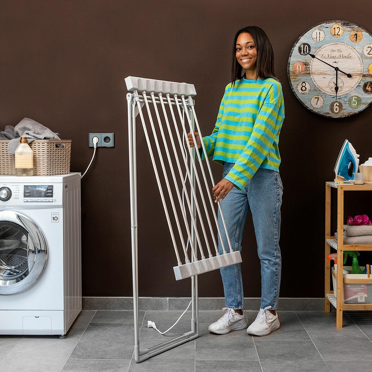 InnovaGoods® Tendedero Eléctrico Plegable Dryak, 8 Barras Calefactadas, 120W, Secado Rápido, Soporta hasta 12kg de Ropa, portátil, Uso en Interiores, Ideal para Invierno.