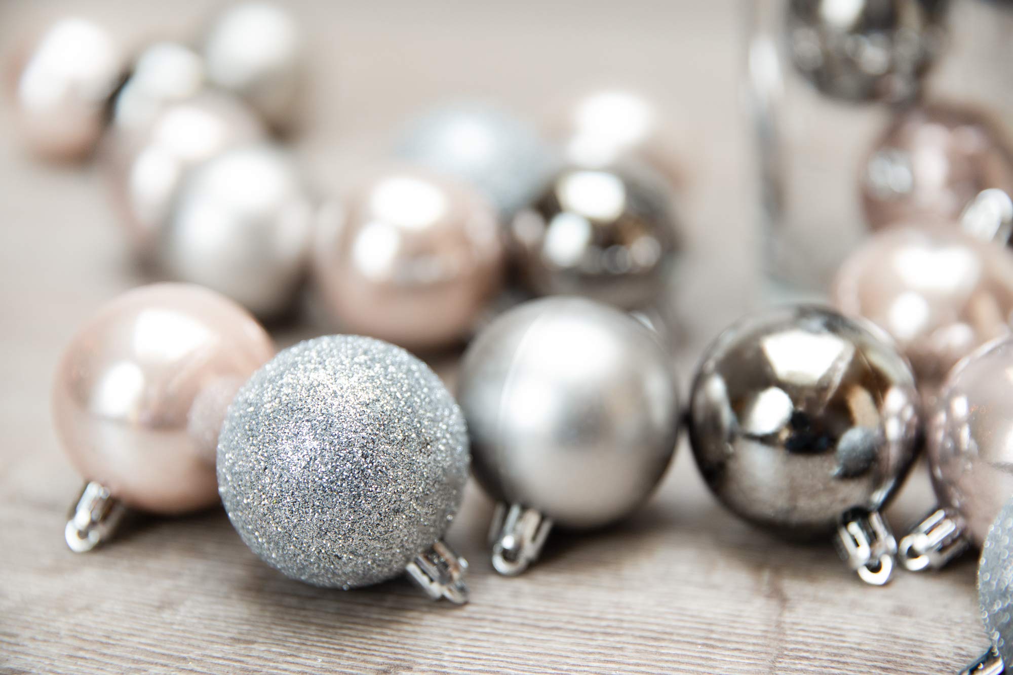 HEITMANN DECO Christmas Tree Baubles Plastic, Taupe/Silver/Brown, 30 Pieces