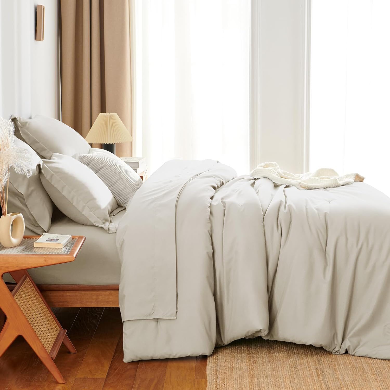 Beige Queen Comforter Set, 7 Pieces Bed in a Bag Queen Lightweight Bedding Set, All Season Soft 7PC Bed Set with Comforter, Flat Sheet, Fitted Sheet, Pillowcases & Pillow Shams - Image 8