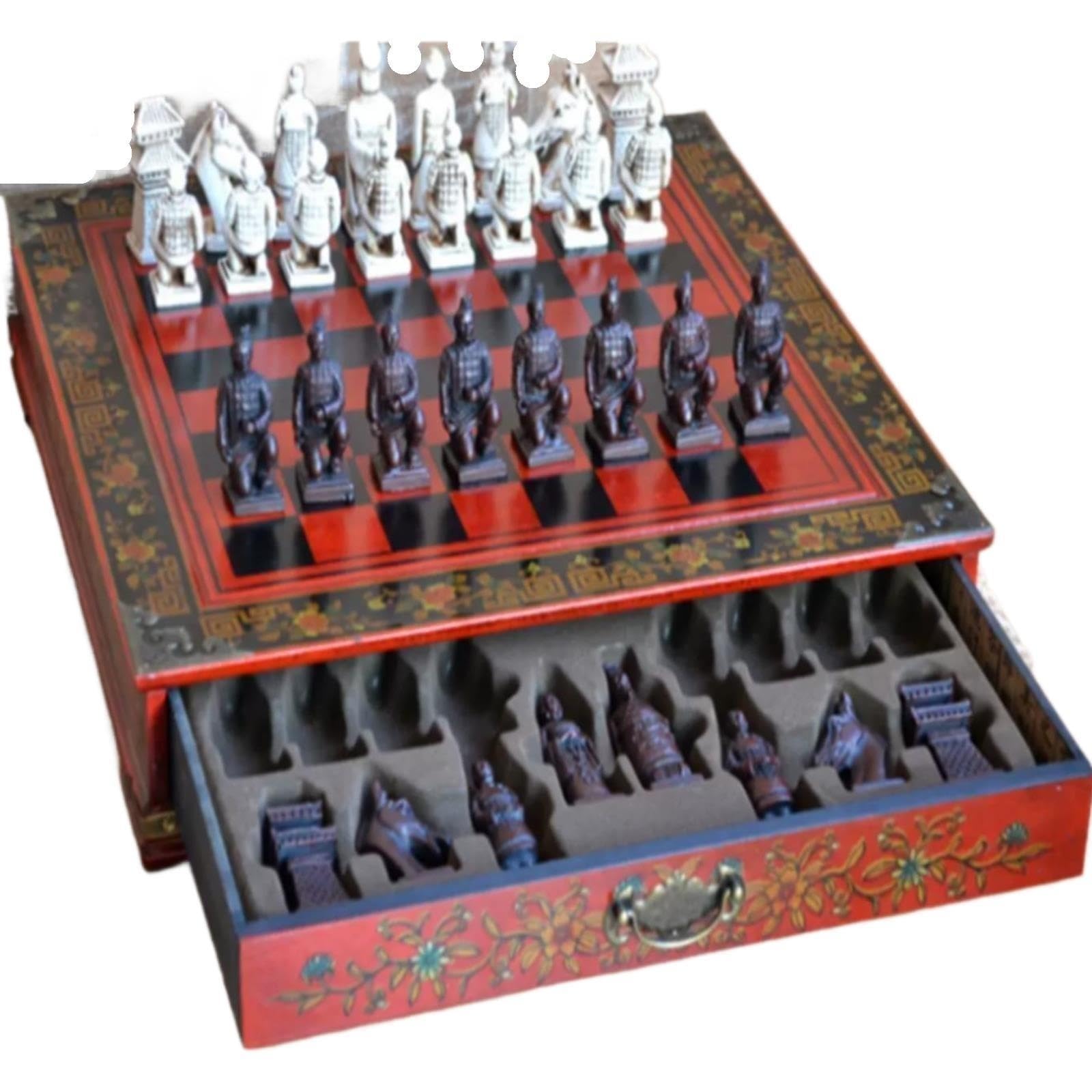 Set di scacchi con statuetta antica cinese, lacca dipinta Scacchi