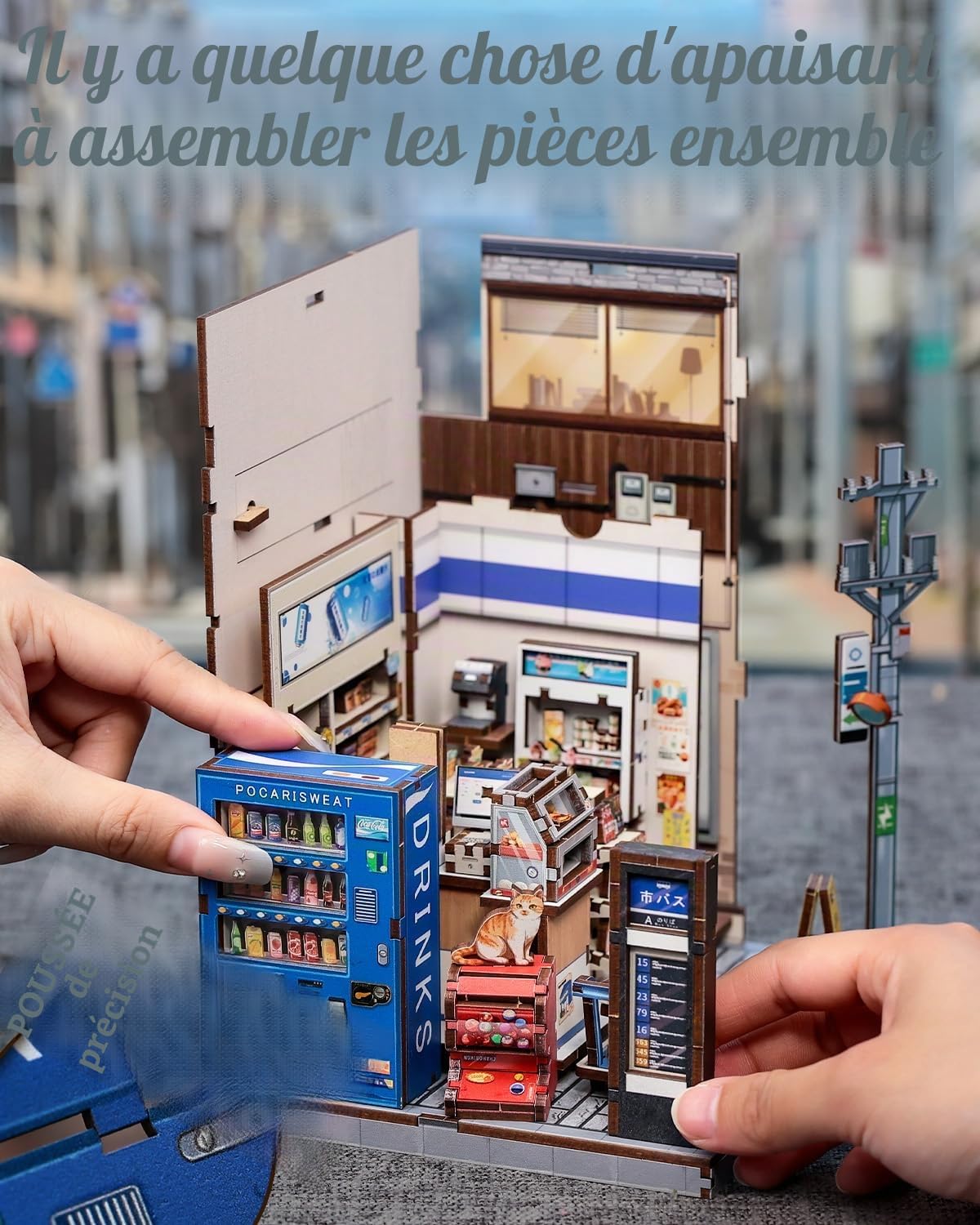 Puzzle 3D Double Scène Japonaise Book Nook - Maison de poupée 3D avec konbini Authentique & escalier caché, à Assembler, décoration de Table & Cadeau (Beika-cho Convenience Store)