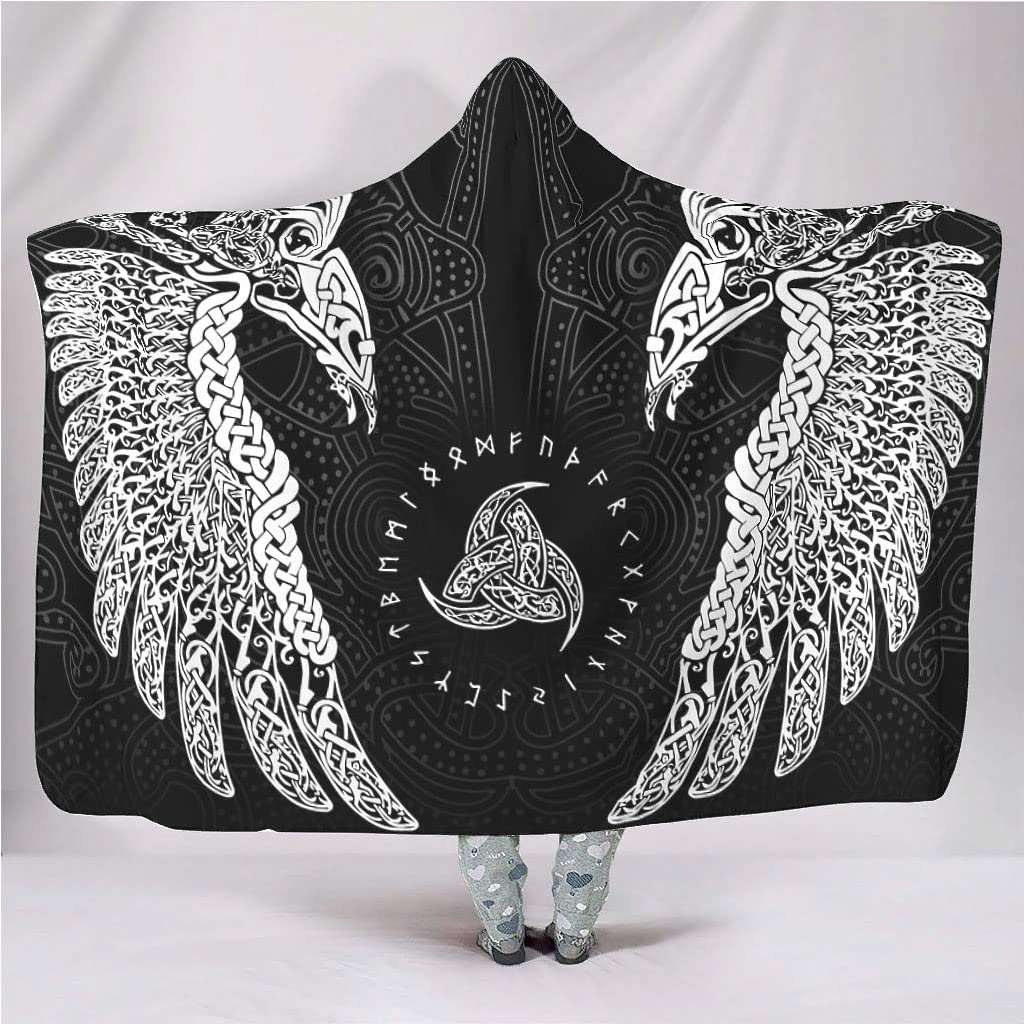 Couverture a capuchon raven viking pour des soirees cocooning scandinaves