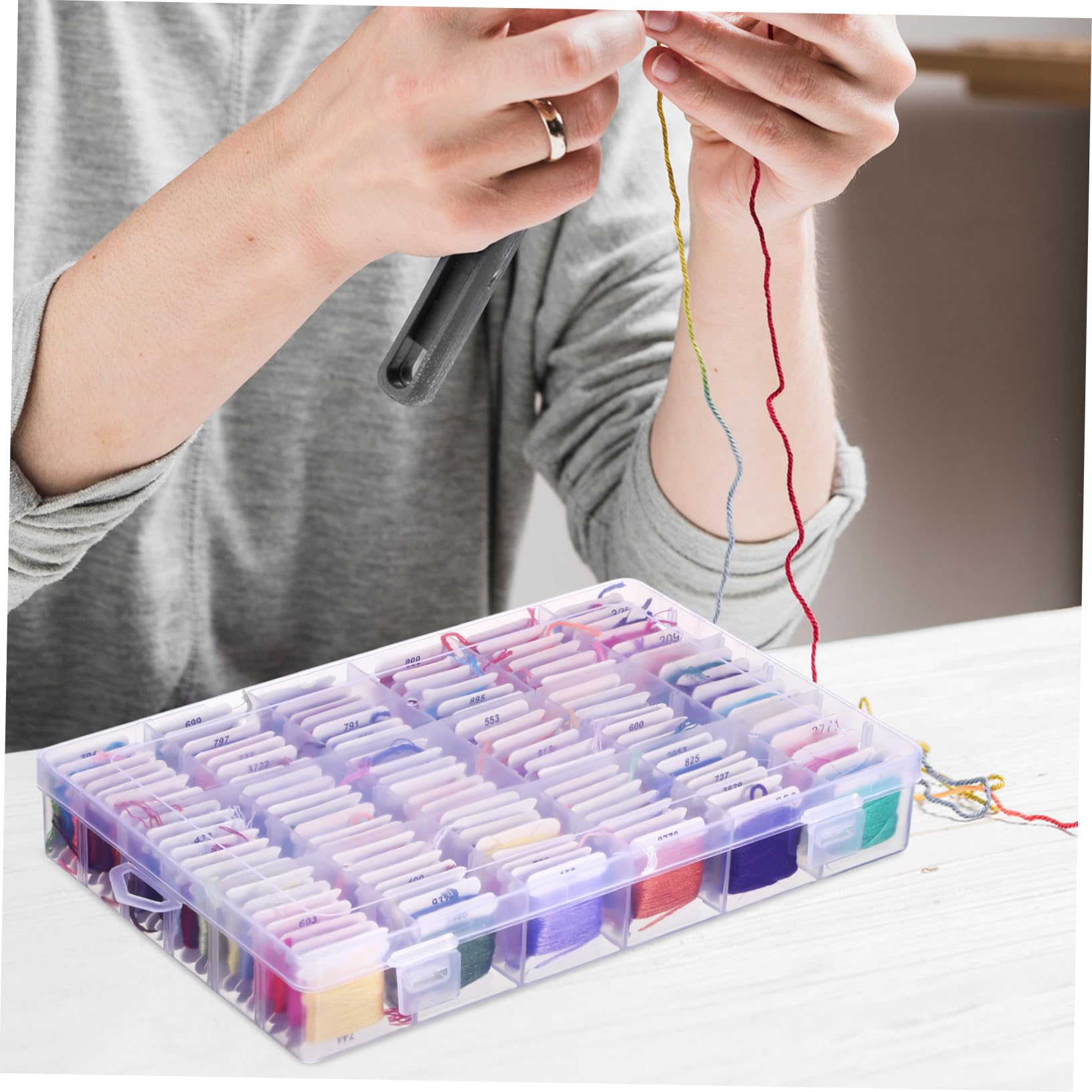 NOLITOY Stickgarn 120 Knäuel Poly Cotton für Kreuzstich und Armbänder | Bunt Sortiert, im Karton Verpackt, Geeignet für Bastelprojekte mit 120 Strängen