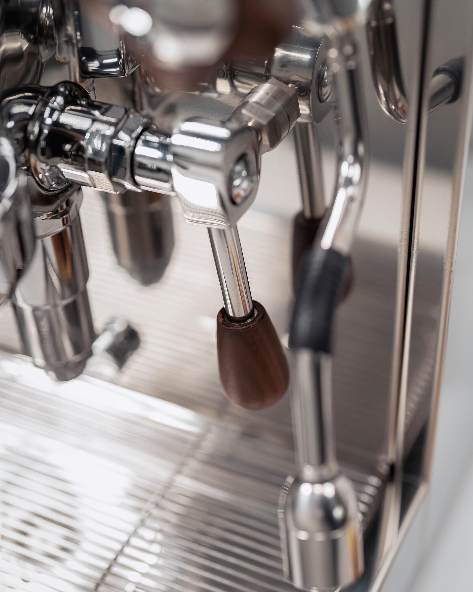 La Pavoni New Cellini Classic, Macchina Caffè Espresso Semi-Professionale LPSCCS01EU, Caldaia Singola con Scambiatore di Calore, con Valvole Rotative, Lancia Vapore e Acqua Calda, 1400 W, Acciaio Inox
