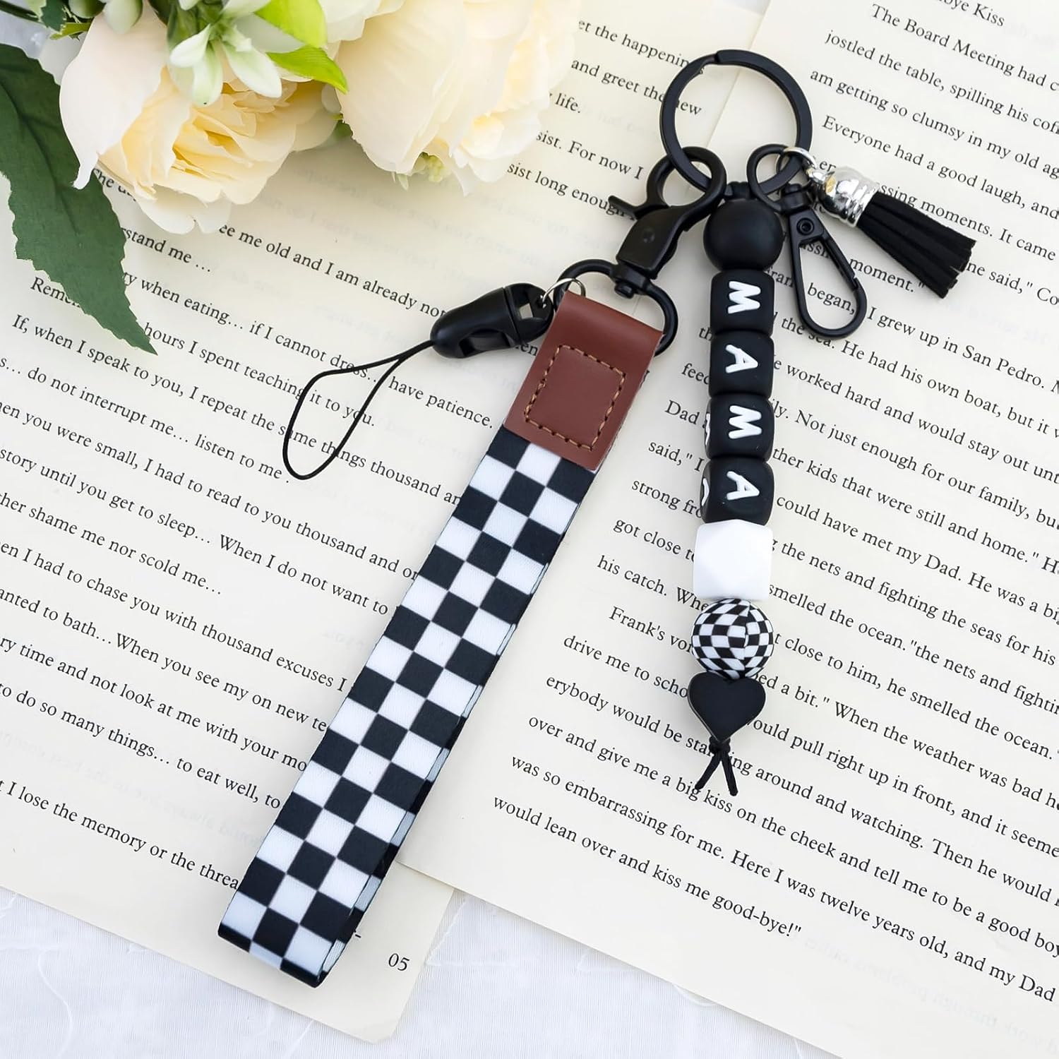 Mama Keychain Black Checkered Lanyard for Car Keys Checkered Wristlet Keychain for Women Silicone Bead Keychain Mama Accessories Black Purse Charms for Backpack