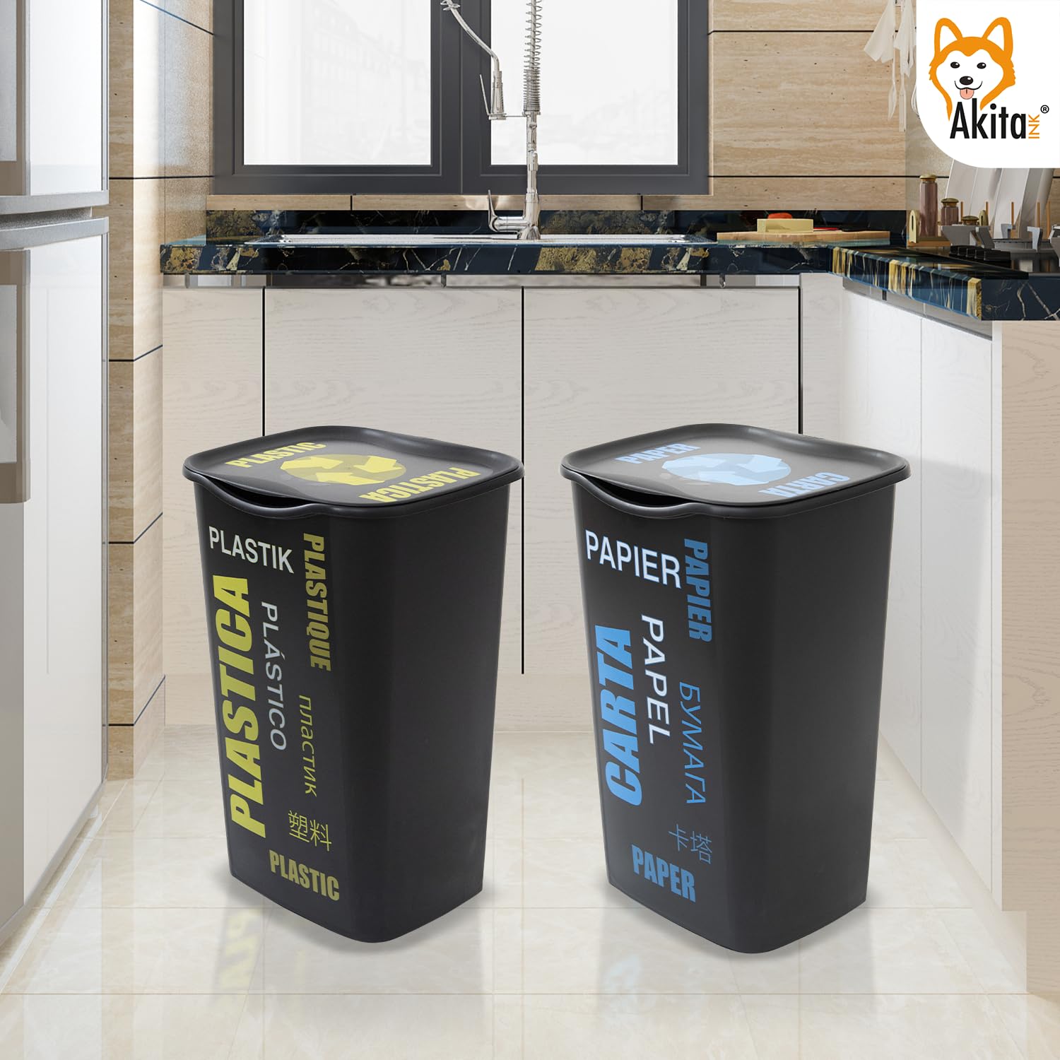 AKITAInk Set 4 Pattumiere Raccolta Differenziata con Coperchio - 50 Litri - AKIPOKERDESIGN con Scritte Carta, Plastica, Vetro, Misto | Design Funzionale e Capiente