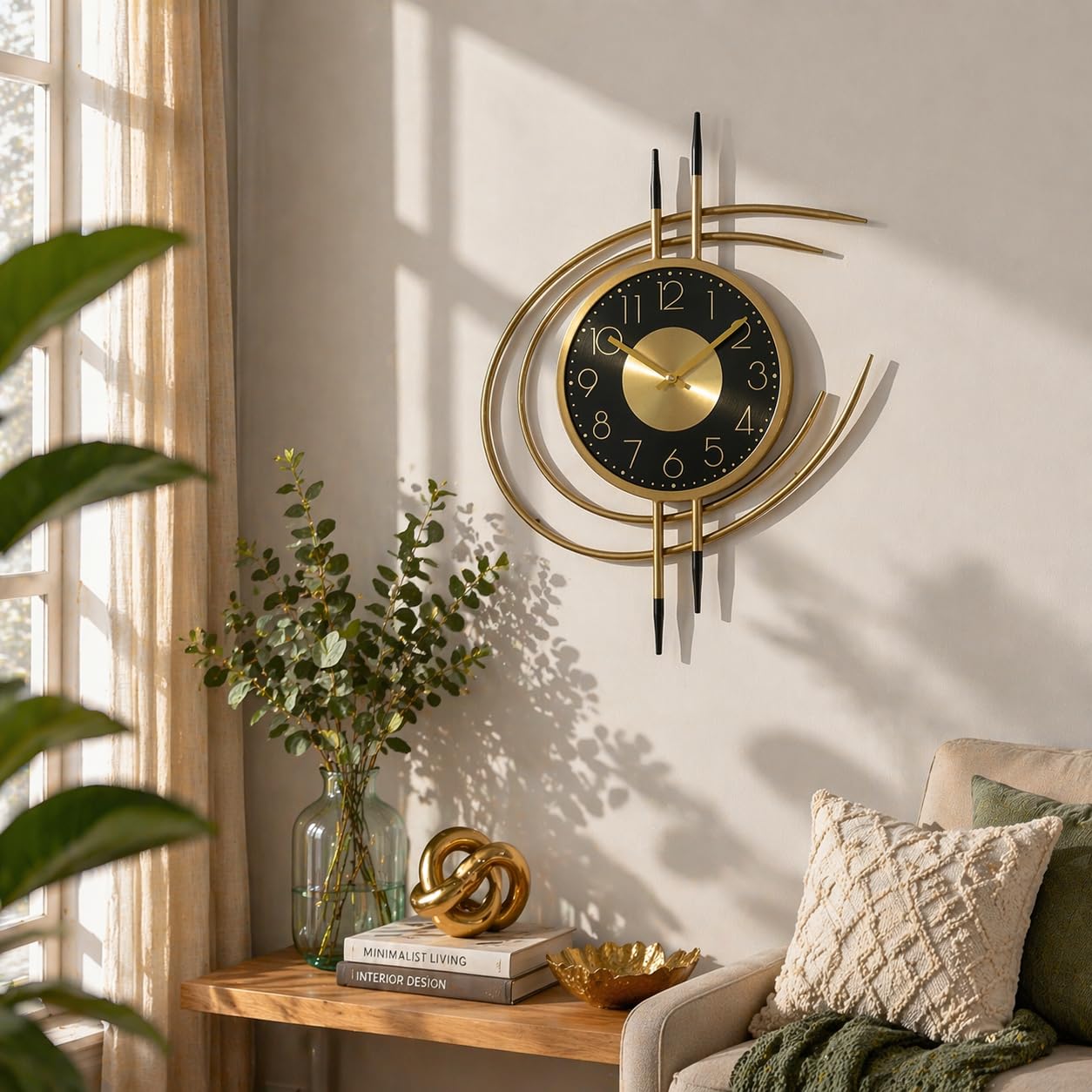 K&L Wall Art 54cm große goldene Wanduhr für Wohnzimmer Uhr ohne Tickgeräusche Metalluhr Schwarz Gold Wanduhren Goldoptik