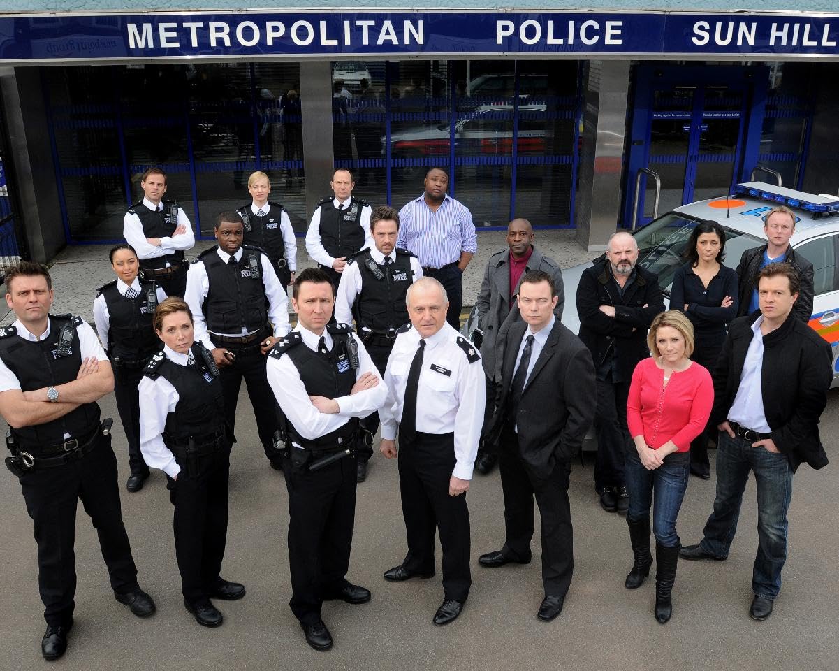 The Bill (TV) Group Cast 10x8 Photo