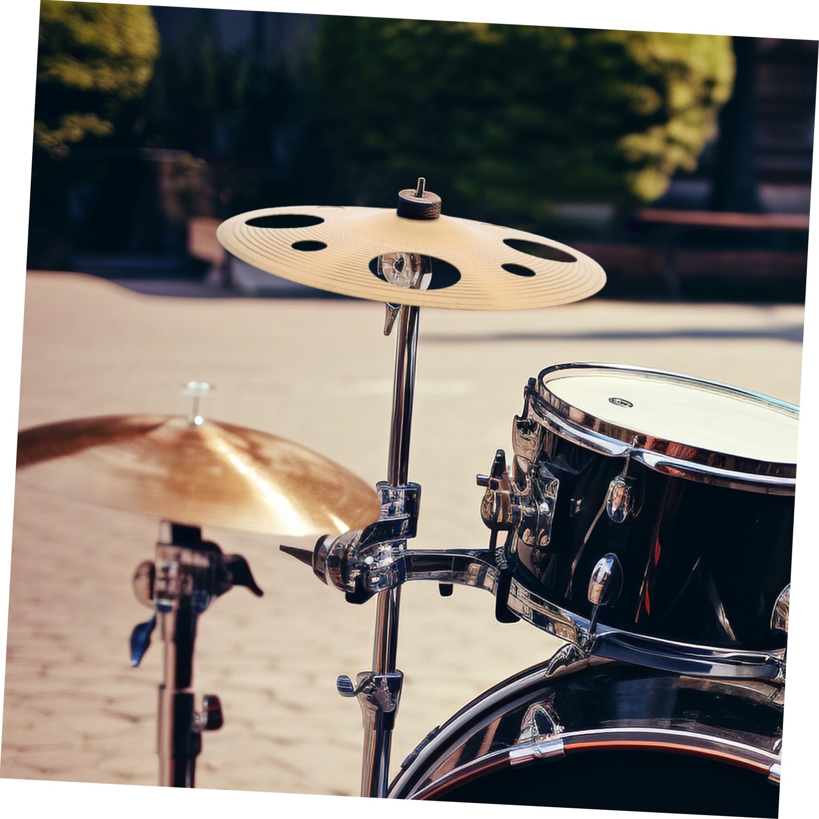 TOPBATHY Trommelbecken Mit Loch 9 Zoll Goldenes Effektbecken Aus Legierung Für Percussion Splash-Becken Mit Wasserklang Leichtes Handbecken Für Bühne Musikunterricht Und Outdoor