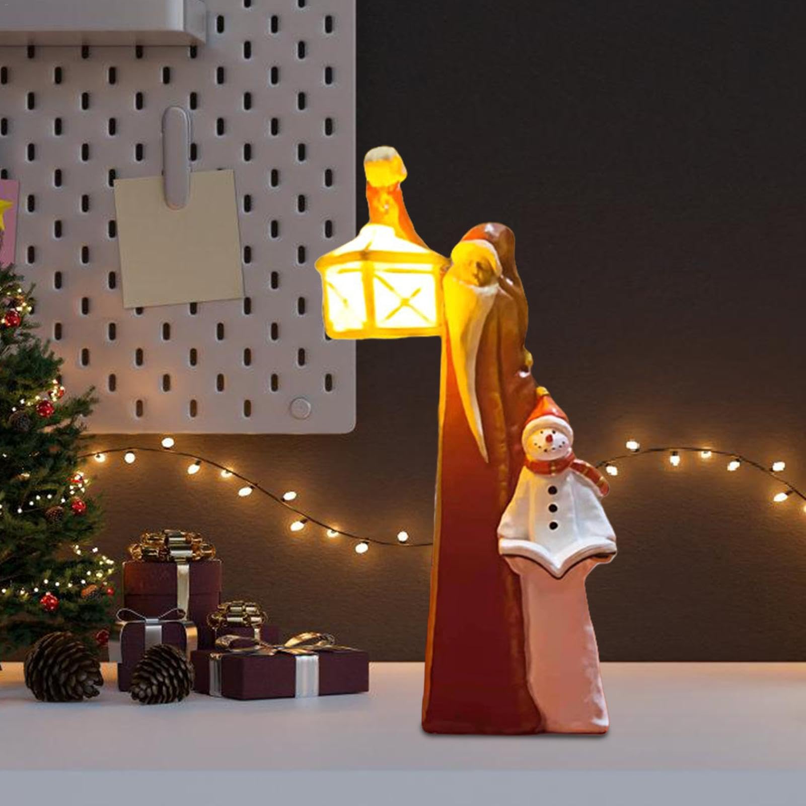 Babbo Natale e pupazzo di neve, decorazioni natalizie, scultura di Babbo