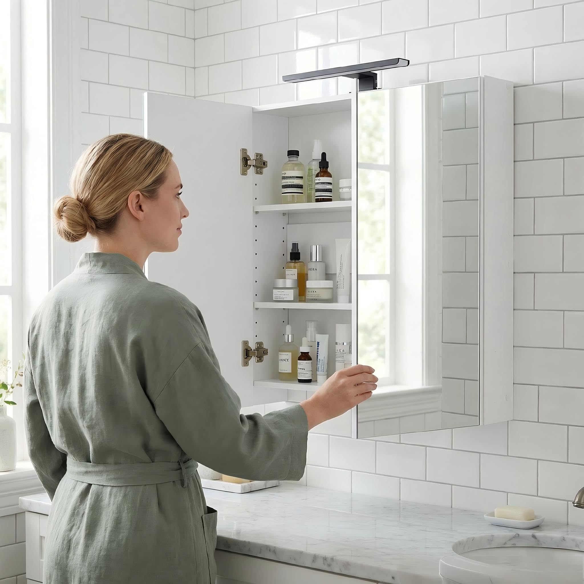 Mueble de Baño con Iluminación LED，Armario de Baño con Espejo, MDF, 60 x 16,5 x 70 CM, Estantes Ajustables, para Baño y Aseo, Blanco