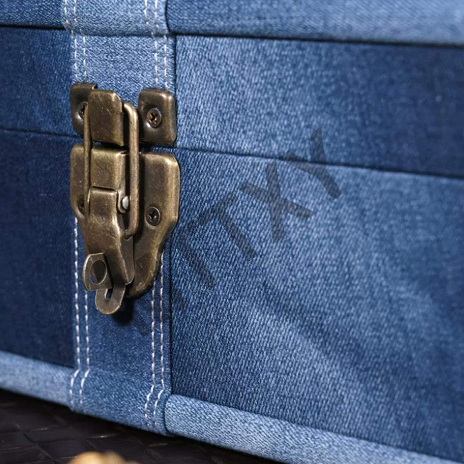 Scatola Portapenne in Denim 14 Scomparti per Scrivania | Organizer per strumenti di scrittura con vassoi removibili, interno morbido e chiusure in metallo.