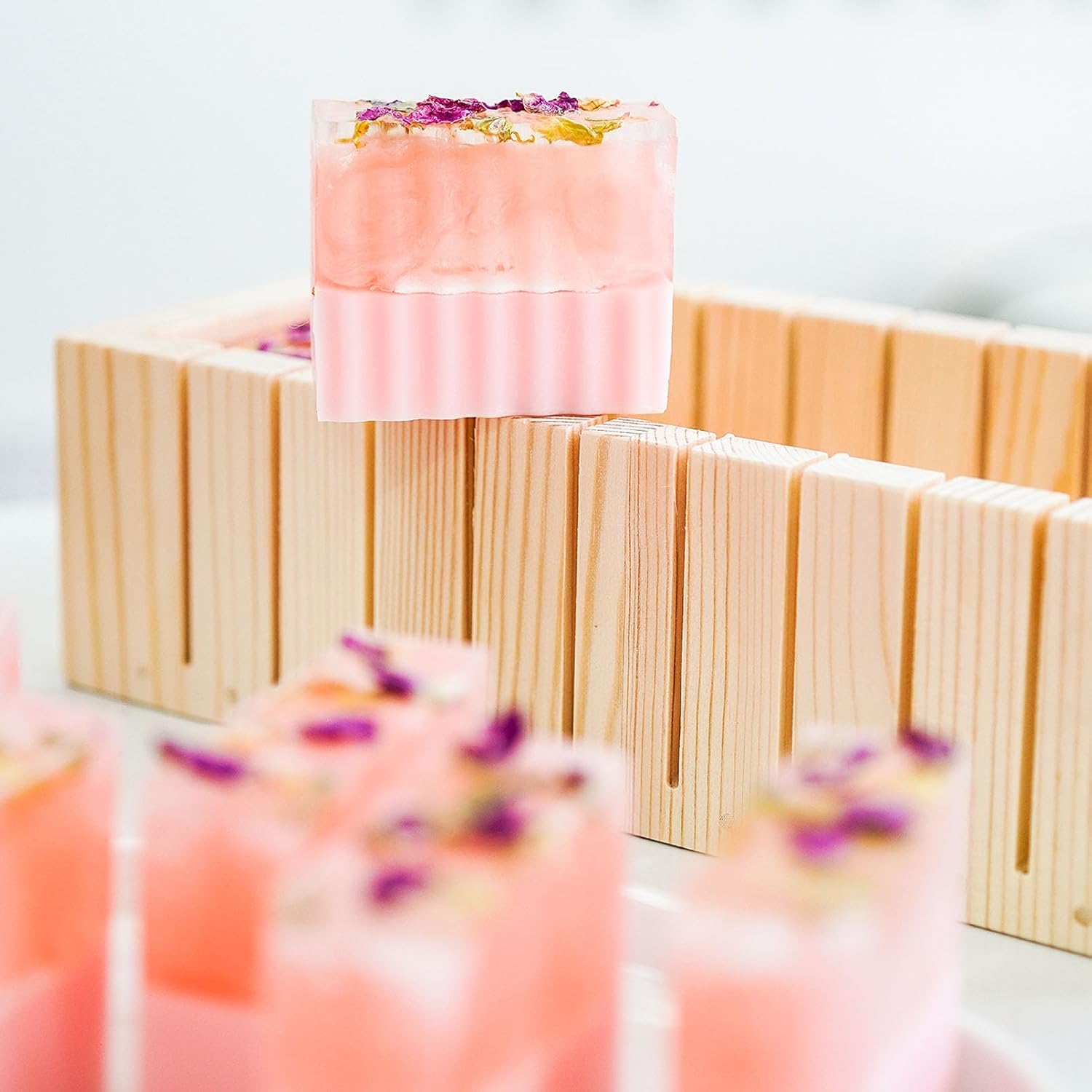 haclum Soap Making Kit for Adults and Kids - Soap Making Supplies with Melt & Pour Soap Base, Soap Loaf Molds, Cutting Box, Silicone Molds, Essential Oil & Fragrances Beginner DIY Craft Kits