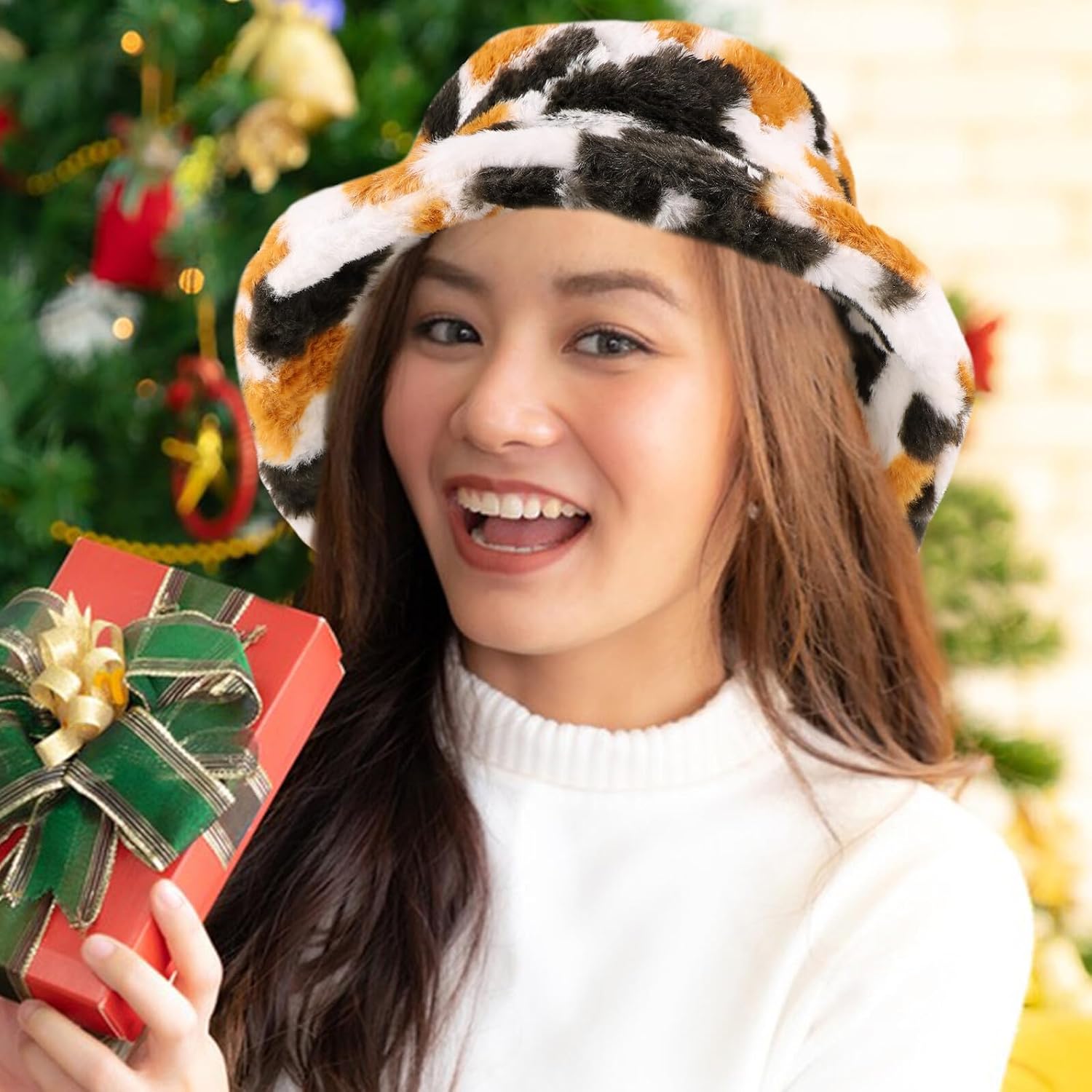 LIOOBO Plush Cow Pattern Bucket Hat for Women, Thick Warm Winter Fisherman Cap with Colorful Cow Print, Comfortable Soft Plush Animal Hat Suitable for Outdoor and Casual Wear
