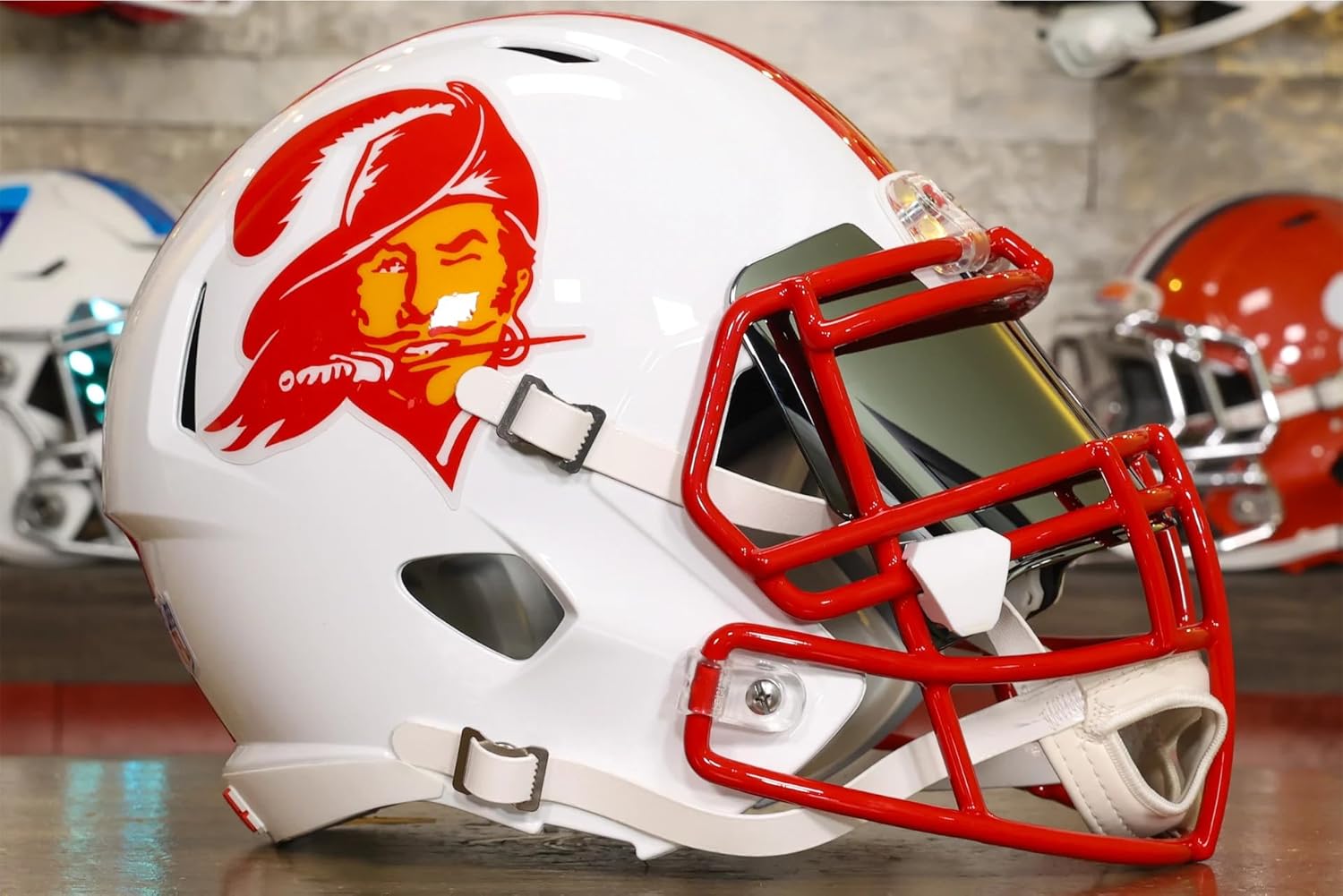 Tampa Bay Collectible Speed Display Helmet - GG Special Edition - with Free USA Flag Decal - Perfect for Sports Fans and Collectors - Green Gridiron