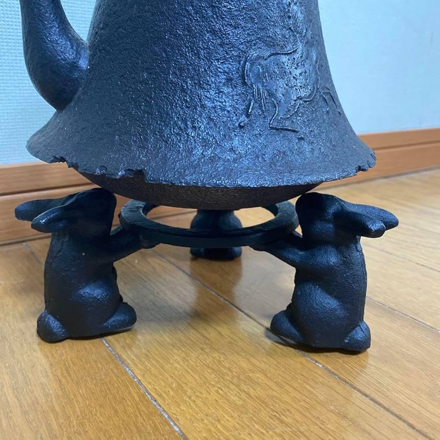 Amazon.co.jp: うさぎ 鉄瓶台 南部鉄器 : ホーム＆キッチン