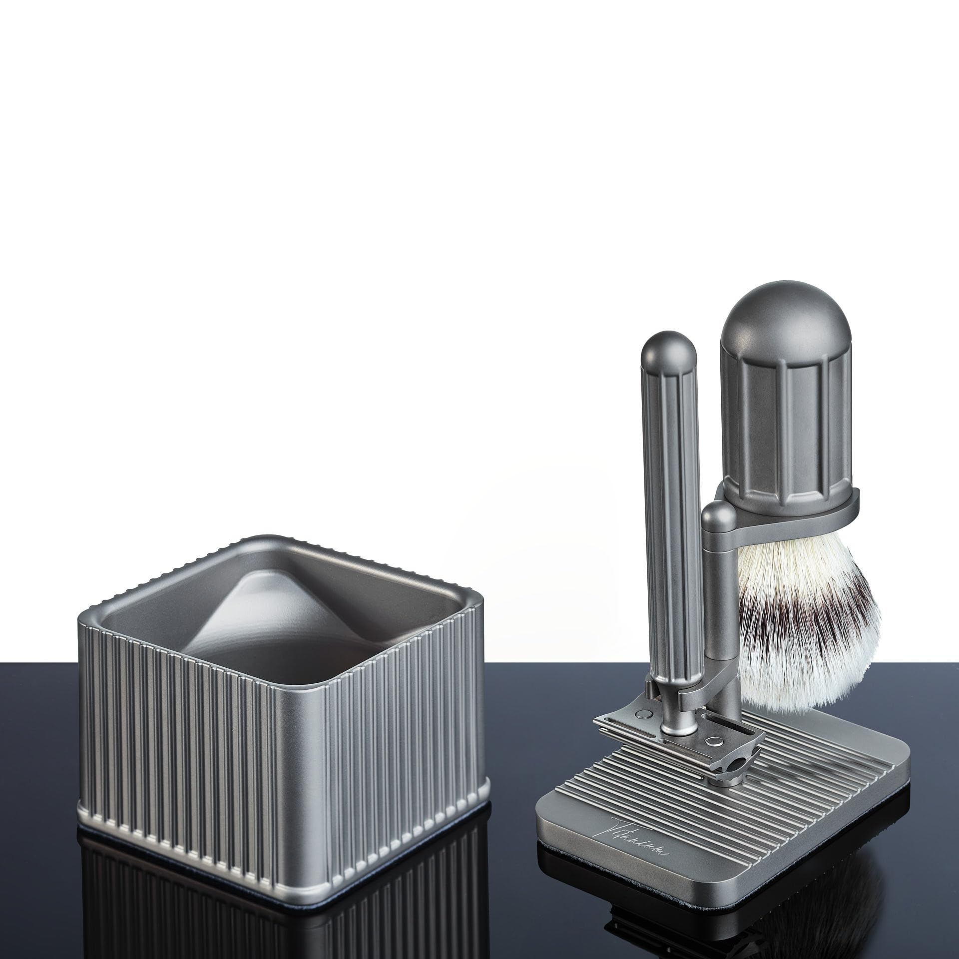 Titanium Rasierhobel-Set mit Pinsel und Schale, Titangrau | Titan Rasurset für präzise und hautschonende Nassrasur