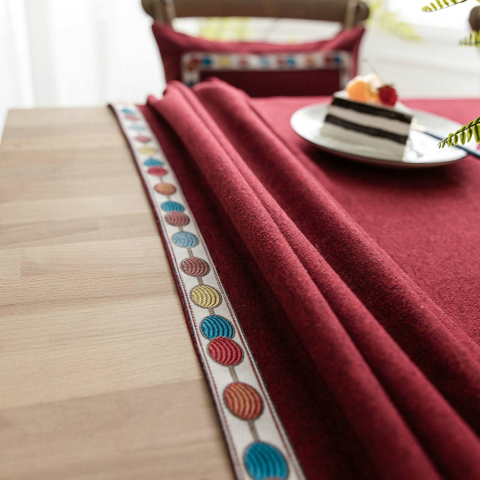 Tovaglia in Tela Cerata Quadrata Copri Tavolo Cucina Moderna Quadrato Ricamo Tavola Antimacchia Piedi Biancheria Rosso Decorazione per Protezione 140X250Cm