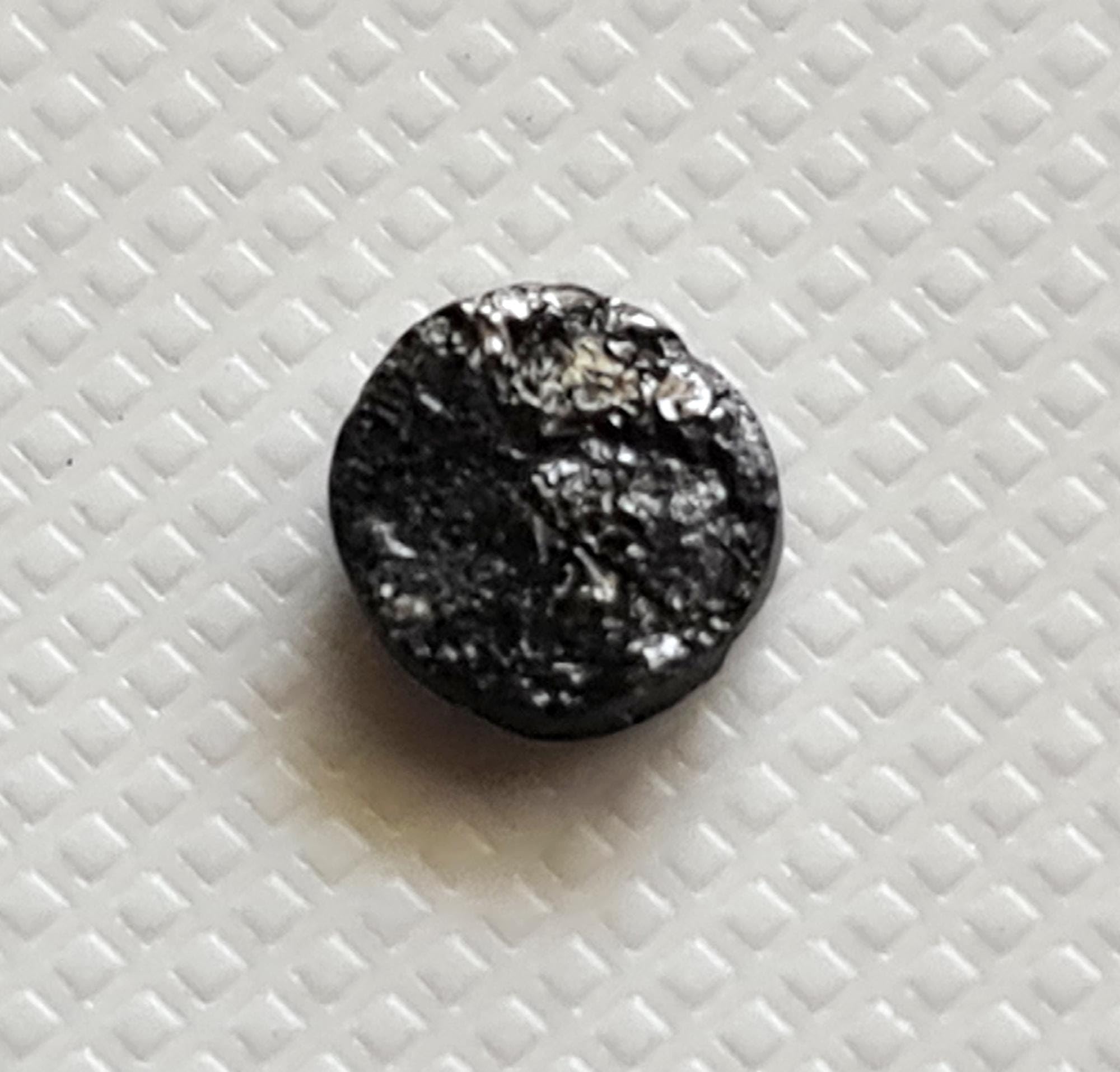 5.2mm Czarne surowe diamentowe tarcze, czarne opony diamentowe, diamentowe kołki, surowy diament w kształcie guzika, luźny czarny surowy diament, 1 szt. - PDD681