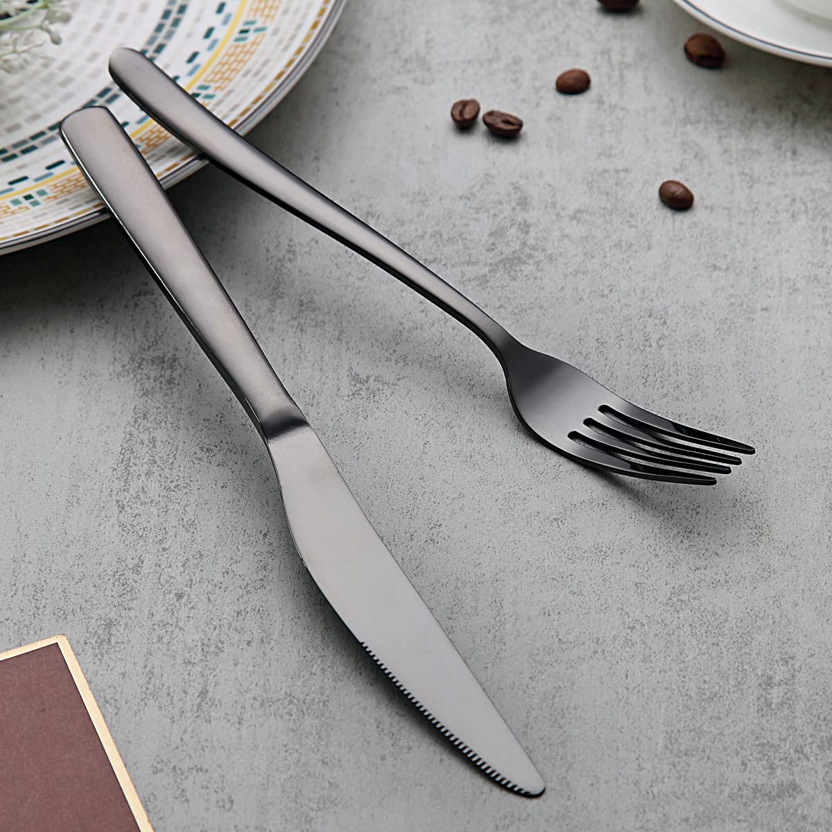 Berglander Black Silverware Set 24 Pezzi, Robusto Acciaio Inossidabile Con Placcatura In Titanio Nero Set Posate Antiruggine, Forchette E Cucchiai Lavabili In Lavastoviglie