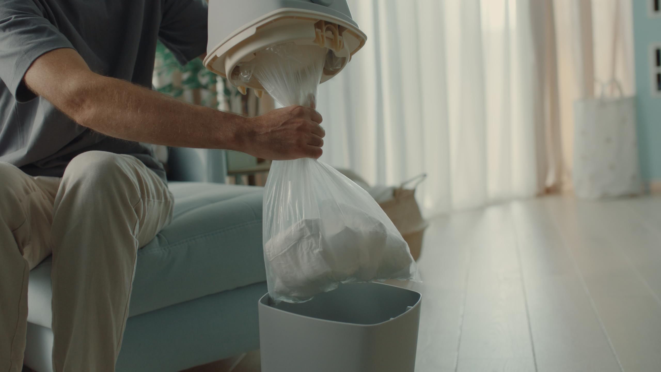 (air)well bin Windeleimer Geruchsdicht – Windelmülleimer mit Geruchsstopp-System, Einhändige Bedienung, Kapazität bis zu 22 Windeln, Hygienischer Wickeleimer für Badezimmer & Babyzimmer (Grey)
