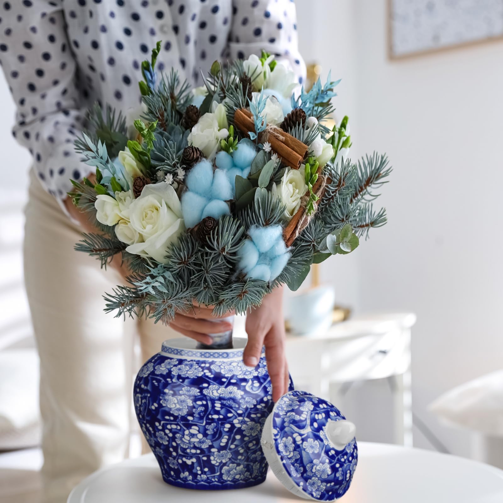 YUDIZWS Set mit 4 kleinen blauen und weißen Vasen, Porzellanvasen, blaue Chinoiserie-Dekoration, Ingwergläser, Keramik, chinesische Blume, dekorative Knospengläser mit Deckel, für Zuhause