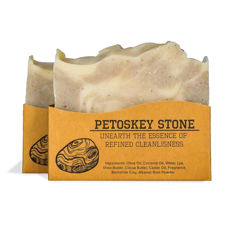 Sabonete em barra Compass Soap Co Petoskey Stone com fragrância de cipreste silvestre, olíbano e âmbar, Pacote com 2