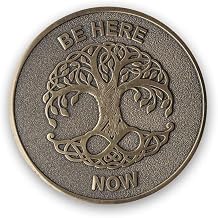 STOIC STORE UK Be Here Now Coin - Meditation Mantra Medallion For Presence Practice - Living Present Moment Mindfulness Reminder Coin Helps With Anxiety - Spiritual Tools Mindfulness Gifts