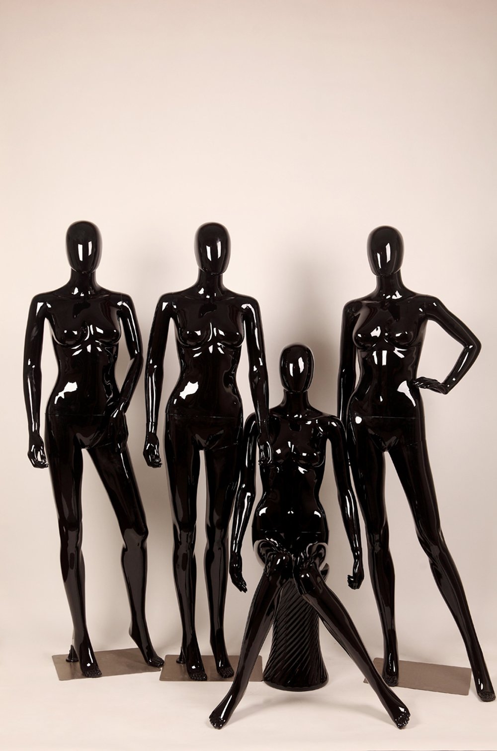 FA-6B Mannequin de vitrine moderne assis et abstrait Noir brillant