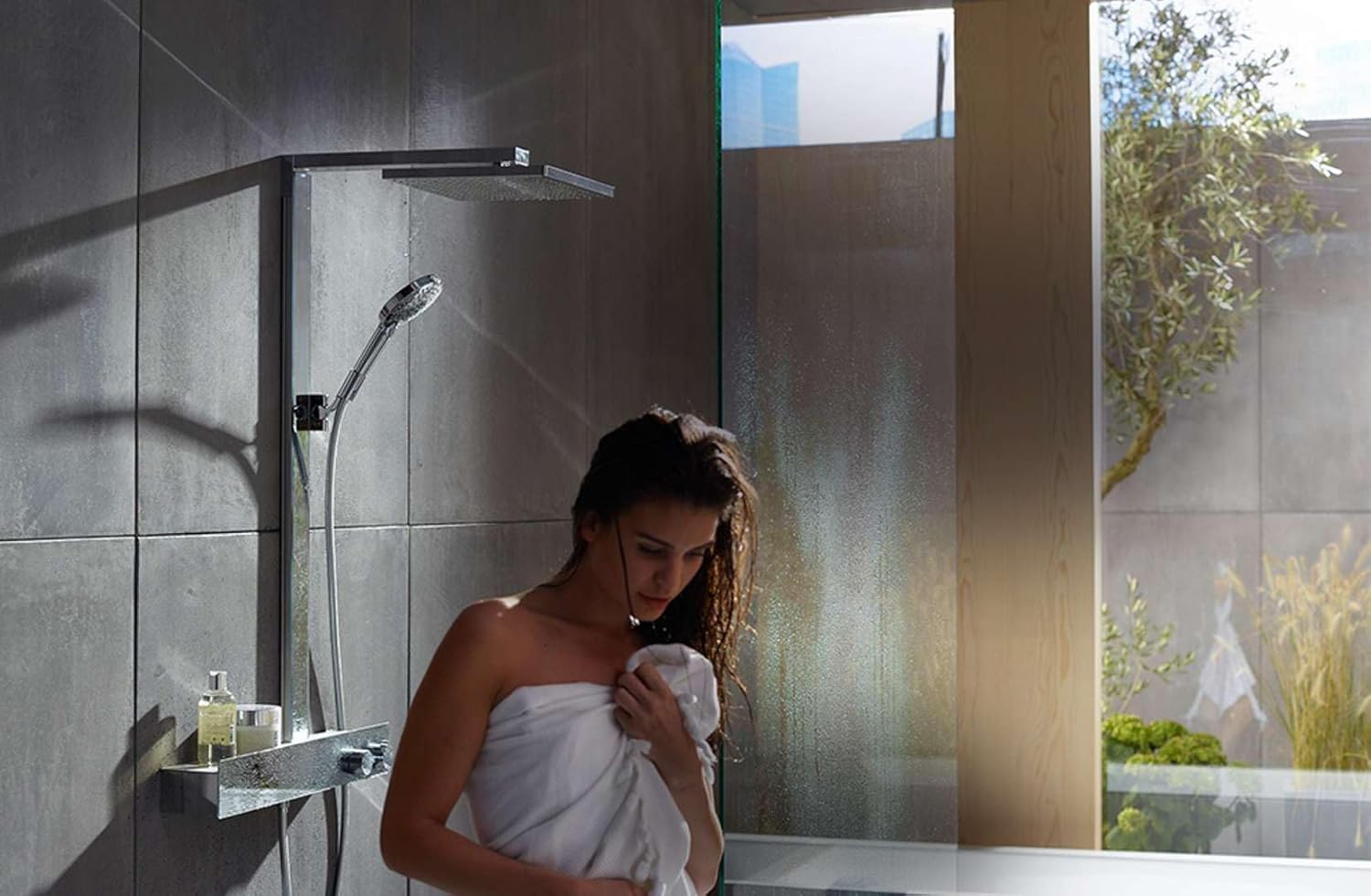 hansgrohe Raindance E 300 Water Saving Rain Shower System (Shower Head, Shower Rail, Thermostat, Tube, 3 Jets) Chrome