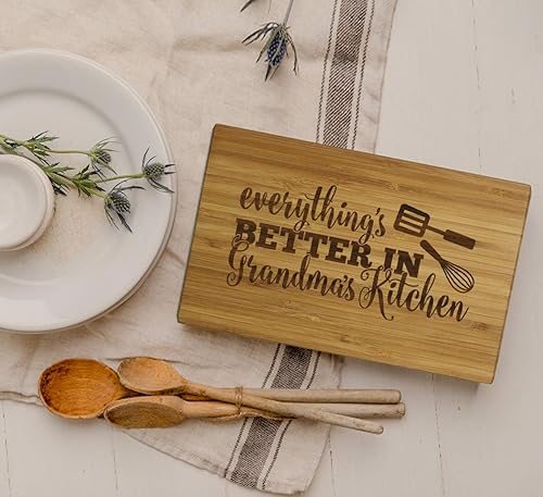 Miniatura 9 de Pequeña tabla de cortar Andaz Press de madera de bambú, grabada con láser