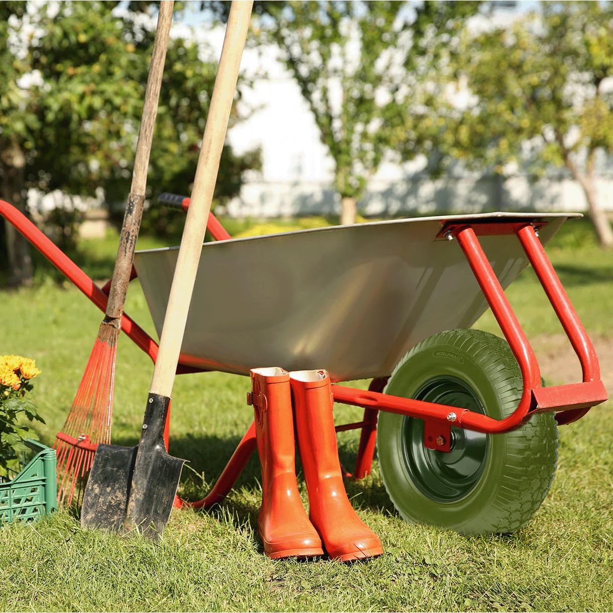 KRUMAD Lot de 2 roues de brouette en mousse PU 4,80/4,00-8 jusqu'à 180 kg avec essieu - Anti-crevaison - Sans entretien - Jante en acier - Double roulement à billes - Roue de rechange pour brouette et