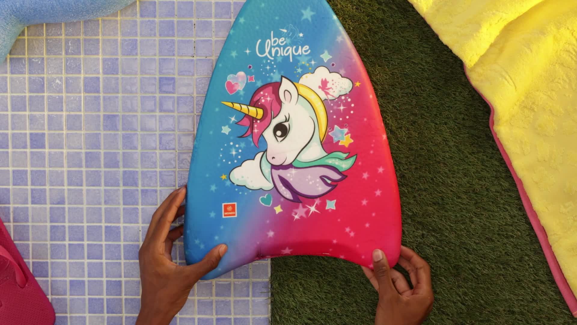Mondo Toys Tabla De Surf Spiderman Para Niños – Kickboard De 46 Cm – Aprende A Nadar En La Piscina O Playa Con Estilo